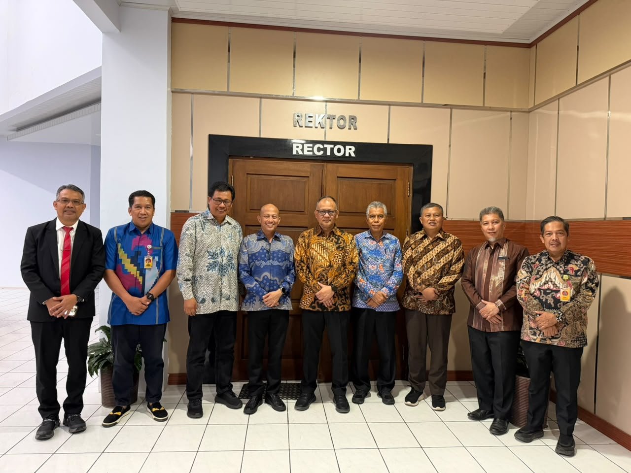 Dirjen Dikti Kemdiktisaintek dan FORKOM PPPI Bahas Kurikulum Profesi Insinyur di UHO Kendari