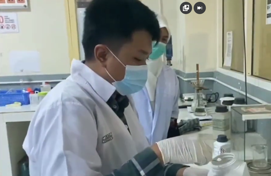 Pembuatan Biofuel cara perengkahan katalitik dan transesterifikasi